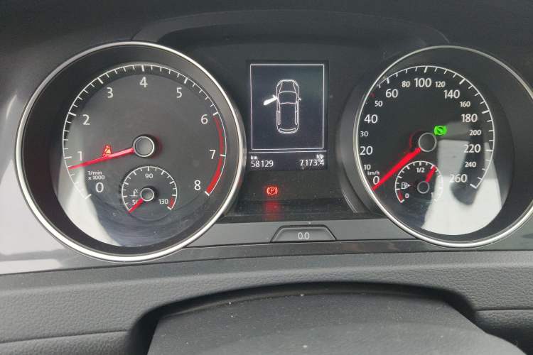 Used Volkswagen Golf 2017 230TSI Automatic Comfort Edition – Celebrating Milestone of One Million Units Odometer Close Up