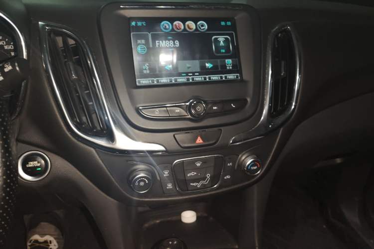 Used Chevrolet Equinox 2018 535T Automatic Chijie Edition Audio And AC Panel