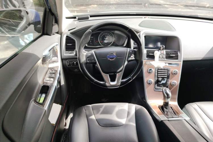 Used Volvo XC60 2015 T5 Smart Upgrade Model