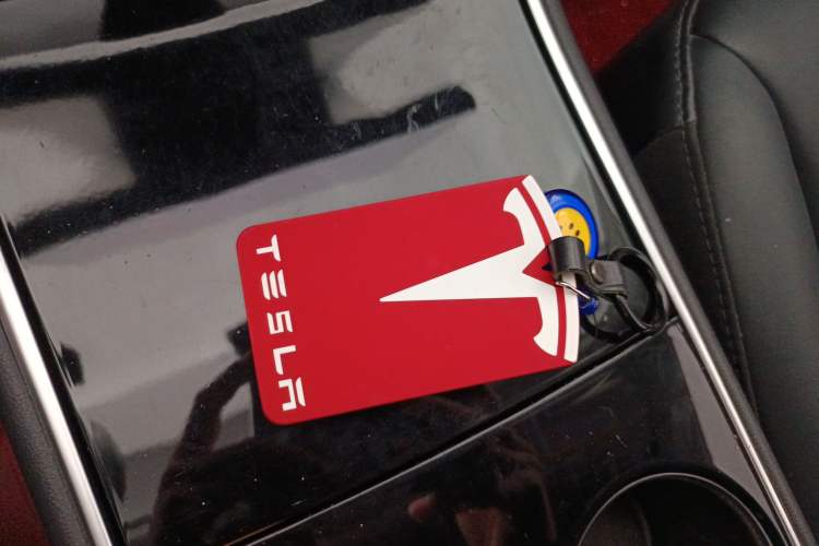 Used Tesla Model 3 2019 Long-Range Rear-Wheel-Drive Version