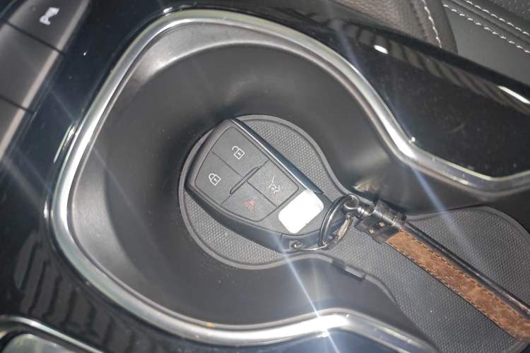 Used Buick Envision 2022 Facelift Encore S 652T Two-Wheel-Drive Luxury Model Vehicle Key