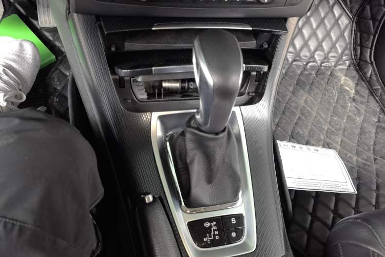 Used Citroen C5 2016 1.8T Automatic Luxury Model Gear Lever