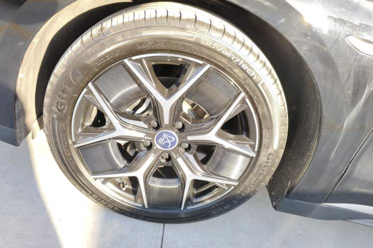 Used BYD Han 2024 EV Glory Edition 605KM Front-Wheel-Drive Premium Model