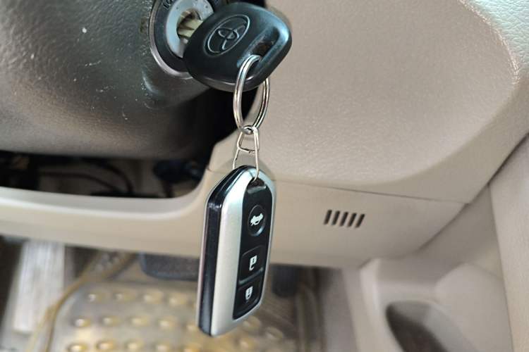 Used Toyota Camry 2011 200G Classic Anniversary Edition Vehicle Key