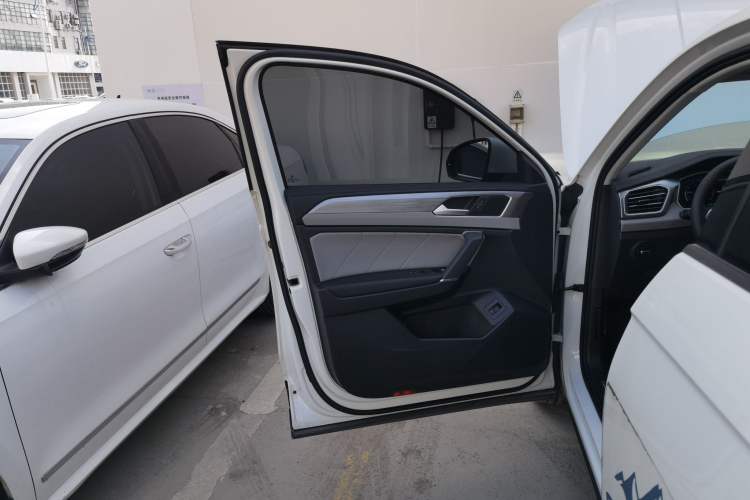 Used Volkswagen Tayron 2023 Revised Version 380TSI All-Wheel Drive R-Line High-Energy Edition
