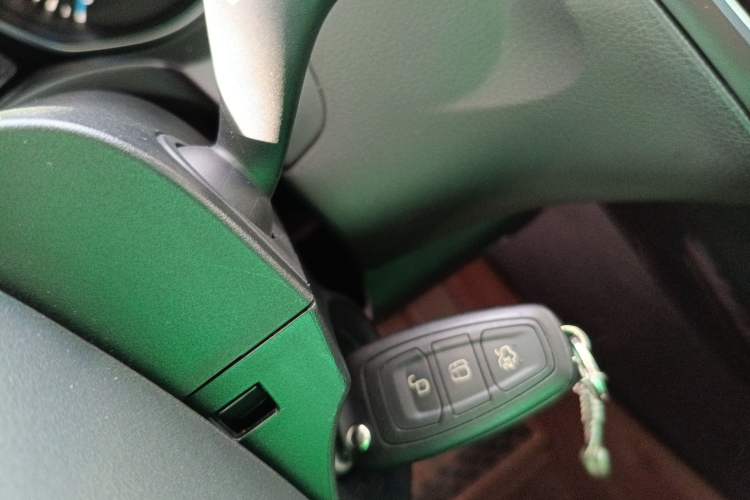 Used Ford Focus 2015 Hatchback 1.6L Automatic Fashion Edition