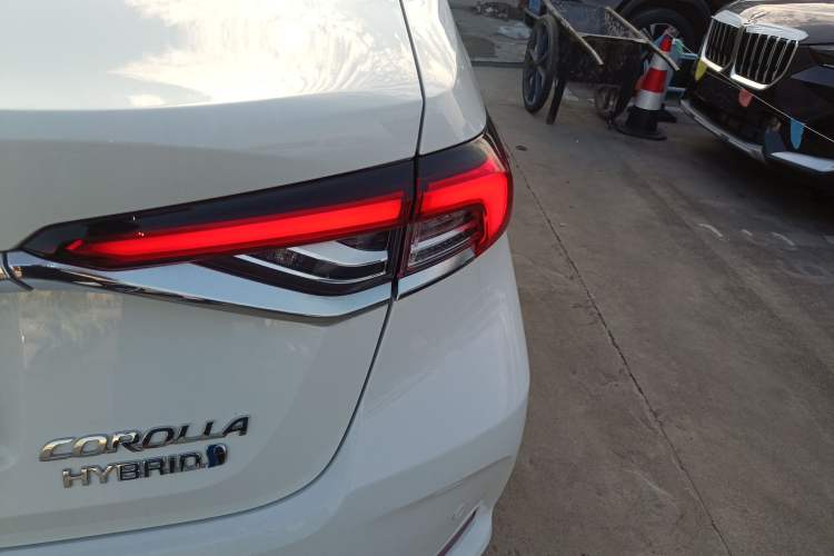 Used Toyota Corolla 2021 Dual-Motor 1.8L E-CVT Elite Edition