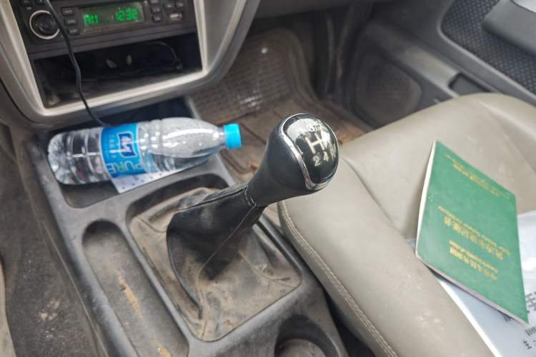 Used Dongfeng Ruichi 2013 3.2T Xingye Edition Diesel Two-Wheel Drive Standard Type CYQD80-E4