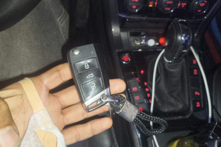 Used Volkswagen Passat 2017 330TSI DSG Prestige Edition Vehicle Key