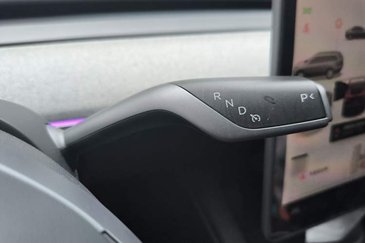 Used Tesla Model Y 2023 Rear-Wheel-Drive Version
