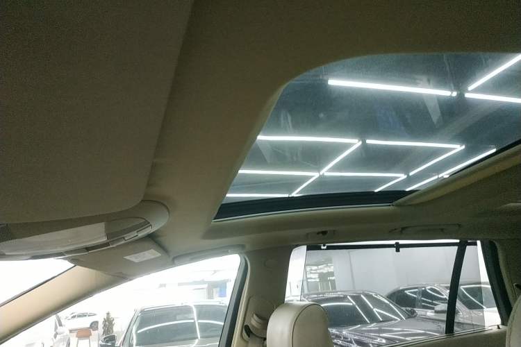 Used Mercedes-Benz R-Class 2014 R 320 4MATIC Luxury Model