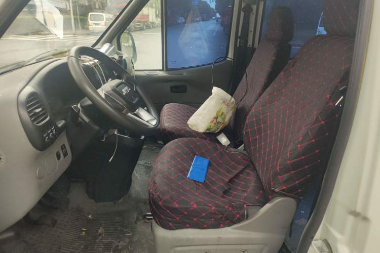 Used JMC Transit 2019 2.8T Commercial Version Long Wheelbase Mid-Roof 6-Seater Rear Single Tire China VI Emission Standard – JX493