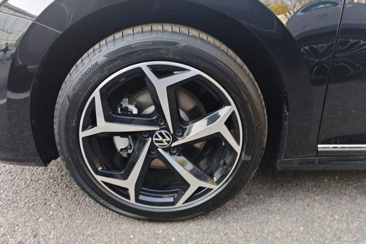 Used Volkswagen Passat 2026 Model, Outstanding 380TSI Xingkong Longteng Edition Left Front Wheel Hub