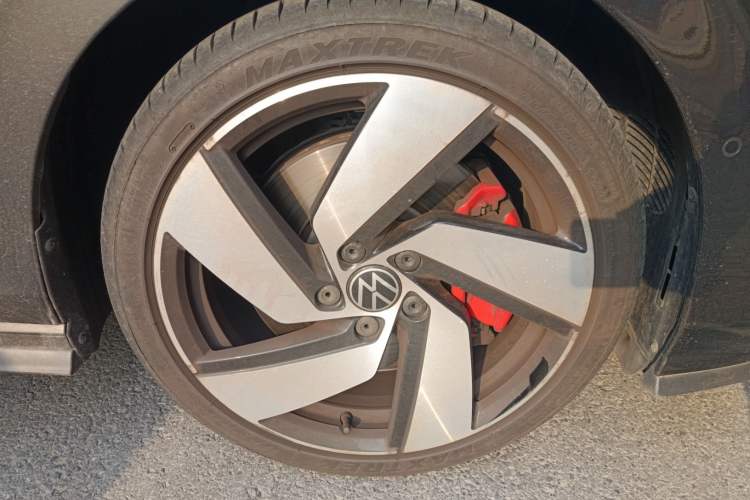 Used Volkswagen Golf GTI 2023 380TSI DSG GTI Right Front Wheel Hub