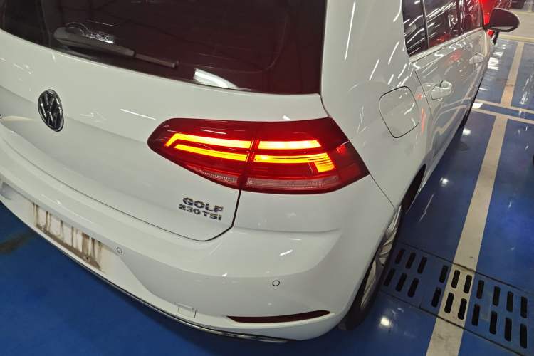 Used Volkswagen Golf 2018 230TSI Automatic Comfort Model Right Rear Taillight