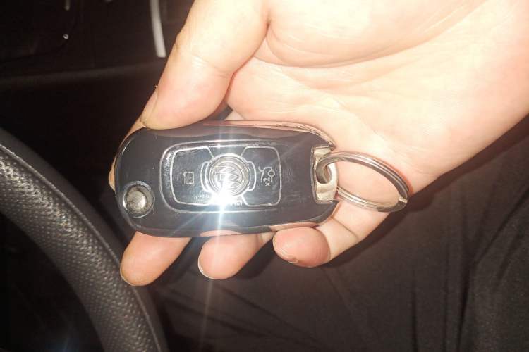Used Buick Verano 2020 20T CVT Leading Edition Vehicle Key