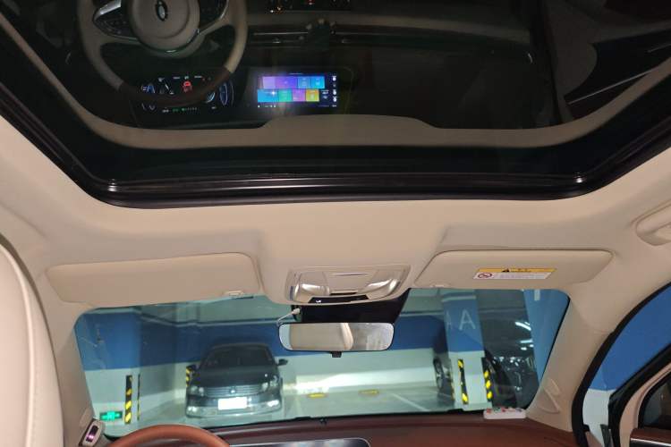 Used ORA Good Cat 2022 400km Standard Range Premium Version Lithium Iron Phosphate Headliner