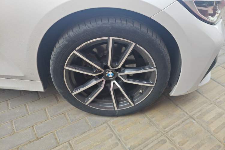 Used BMW 3 Series 2022 Restyled 320Li M Sport Package Right Front Wheel Hub
