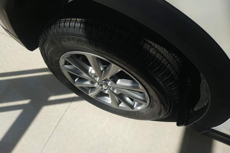 Used Mazda CX-5 2024 2.0L Automatic Two-Wheel Drive Comfort Version Right Rear Wheel Hub