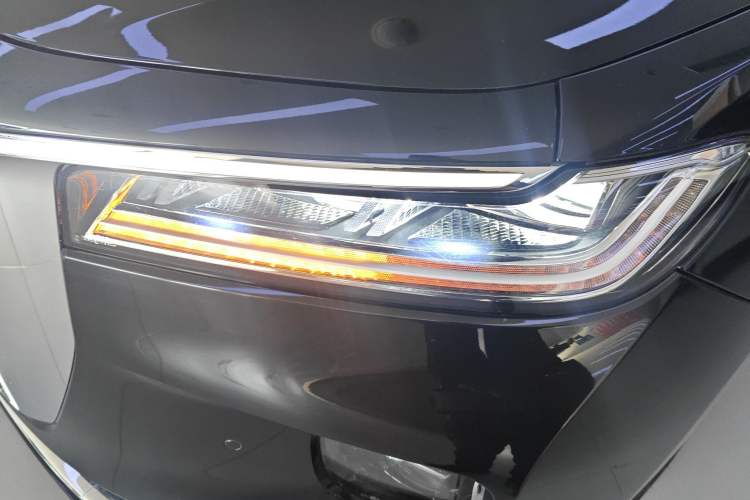 Used Hongqi H9 2023 2.0T Smart Connect Flagship Edition
