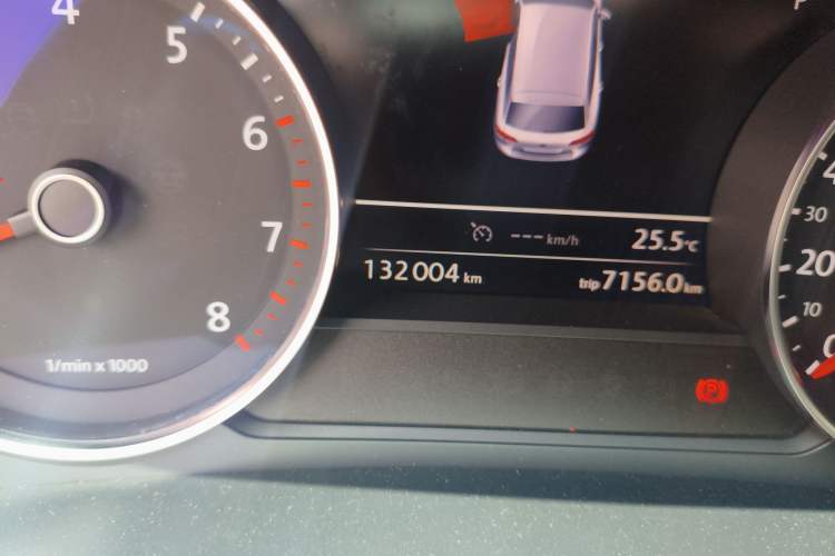 Used Volkswagen Touareg 2016 3.0 TSI Standard Version Odometer Close Up