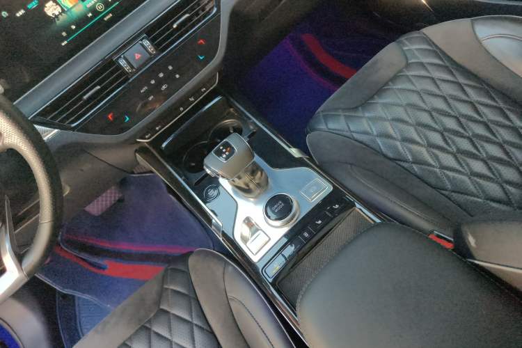 Used Hongqi HS5 2019 2.0T Smart Connect Flagship All-Wheel-Drive Version Gear Lever