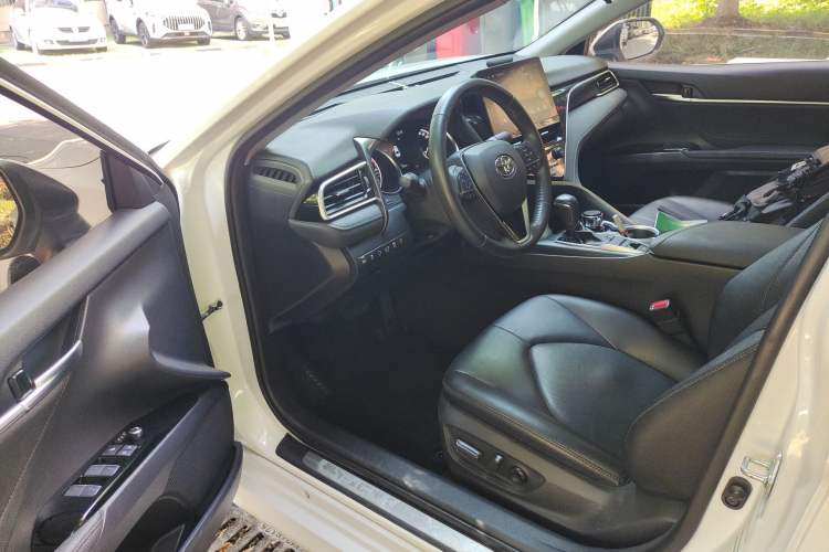 Used Toyota Camry 2023 2.0G Luxury Edition