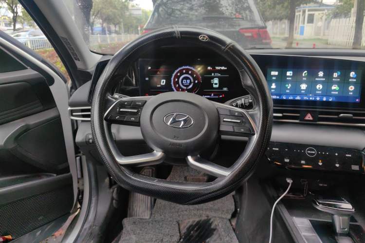 Used Hyundai Elantra 2021 1.5L CVT GLX Elite Edition Steering Wheel