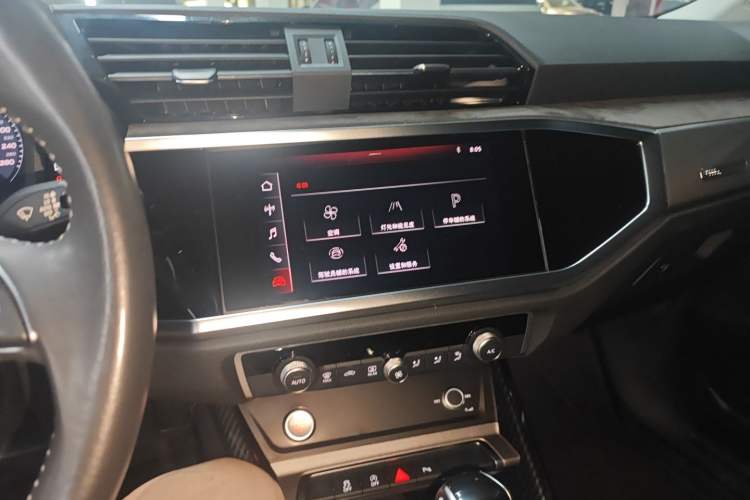 Used Audi Q3 2021 35 TFSI Progressive Dynamic Edition Audio And AC Panel