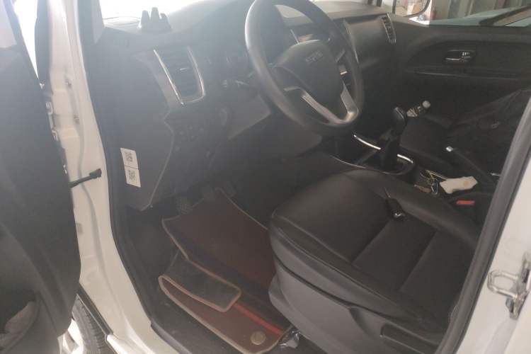 Used Jinbei Gold Hiace 2021 1.5L Passenger Van Travel Lion 6-Seater Driver Seat