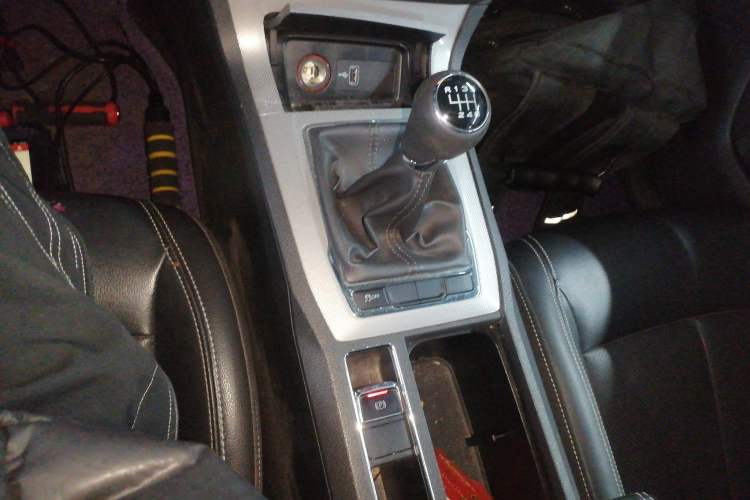 Used Roewe RX5 2016 20T Two-Wheel Drive Manual Flagship Edition