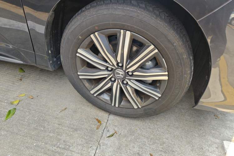 Used Honda Odyssey 2022 2.0L eHEV Sharp Smart Edition Right Front Wheel Hub