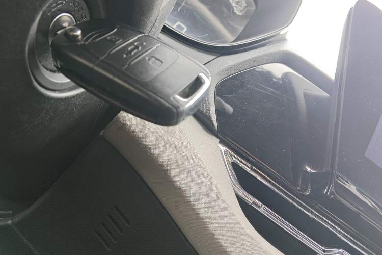 Used Wuling Victory 2020 1.5T CVT Elite Model Vehicle Key