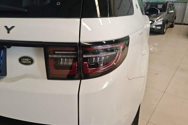 Used Land Rover Discovery Sport 2022 Revised Version 249 PS R-Dynamic S Performance Edition 5 Seats Exterior 3