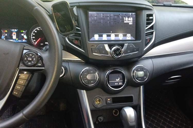 Used BYD Song 2016 2.0TID Automatic Prestige Edition Audio And AC Panel