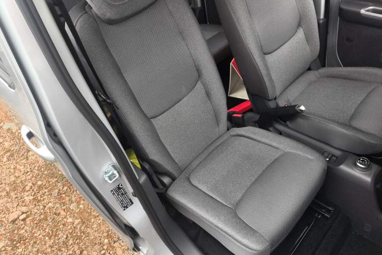 Used Wuling Zhiguang New Energy 2025 Comfort Model Right Front Seat