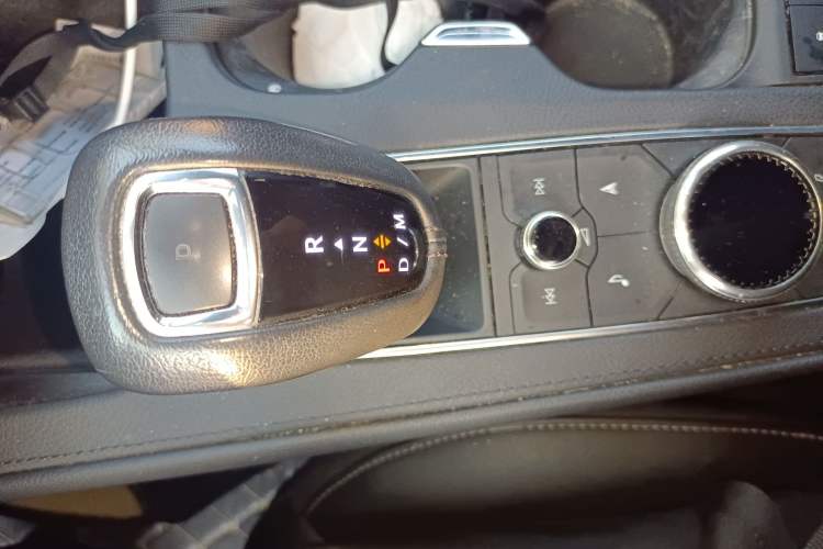 Used Cadillac XT4 2018 28T Two-Wheel Drive Leading Version Gear Lever