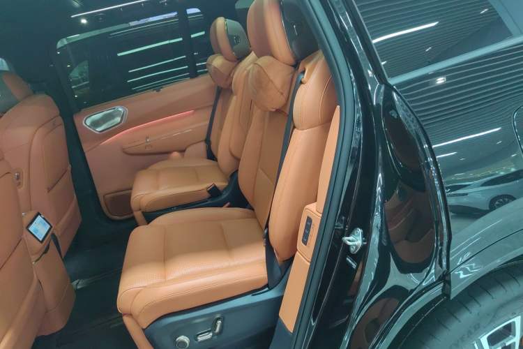 Used Lynk & Co 900 2025 2.0T Ultra Left Rear Seat