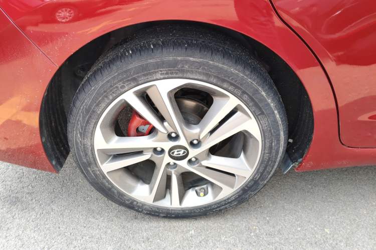 Used Hyundai Elantra (6th Generation / Lingdong) 2016 1.6L Automatic ZhiXuan – Elite Version Right Rear Wheel Hub