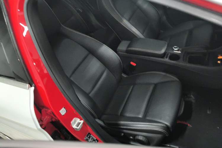 Used Mercedes-Benz GLA 2016 GLA 200 Sport Edition Right Front Seat