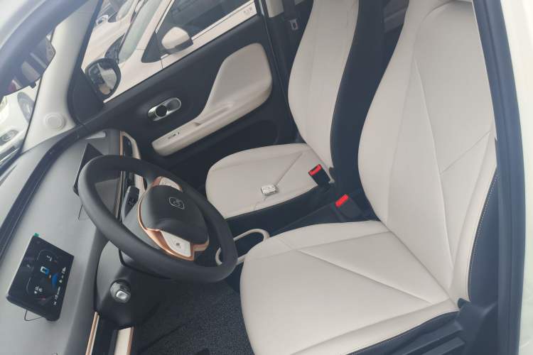 Used Chery QQ Domi 2025 Model 305km Comfort Edition Left Front Seat