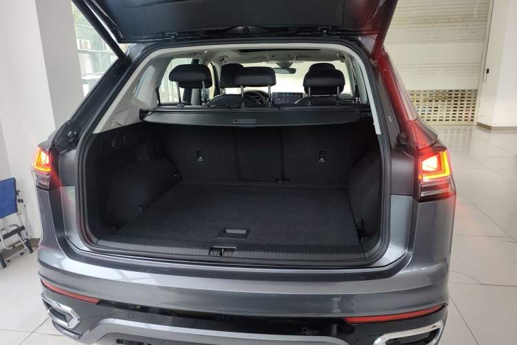 Used Volkswagen Tayron 2023 Revised Version 380TSI All-Wheel Drive R-Line High-Energy Edition Trunk