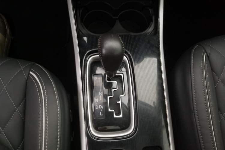 Used Mitsubishi Outlander 2021 2.0L Two-Wheel Drive Comfort Edition 7 Seats
