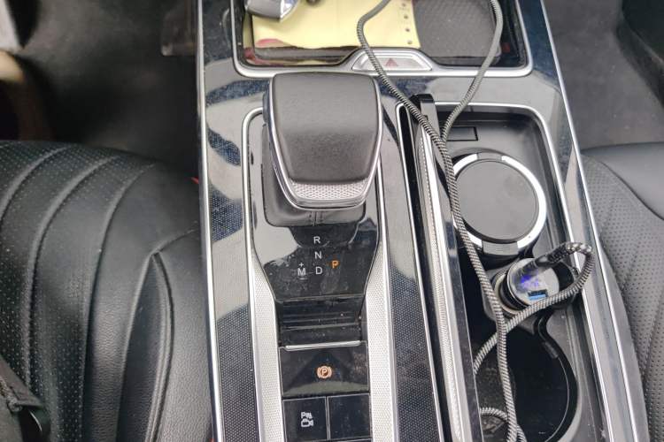 Used Hongqi HS5 2023 2.0T Qixiang Pro Edition Gear Lever