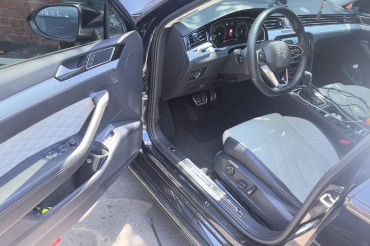 Used Volkswagen Magotan 2023 2 Million Units Commemorative Edition 330TSI DSG Luxury Version
