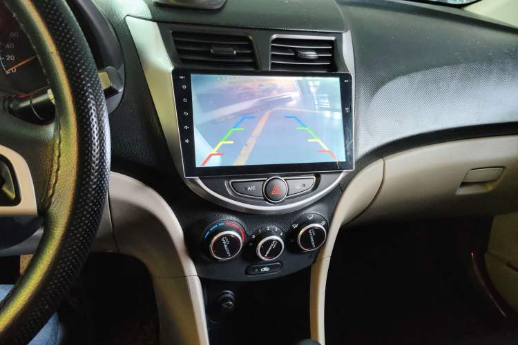 Used Hyundai Verna (older generation) 2016 1.4L Automatic Smart GLS Audio And AC Panel