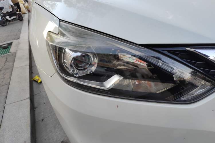 Used Nissan Sylphy 2018 1.6XV CVT Deluxe Edition Right Front Headlight