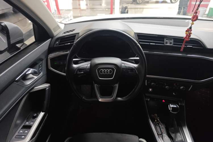 Used Audi Q3 2022 35 TFSI Fashion Dynamic Model Steering Wheel