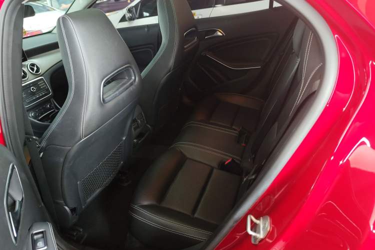 Used Mercedes-Benz GLA 2016 GLA 200 Fashion Model Left Rear Seat