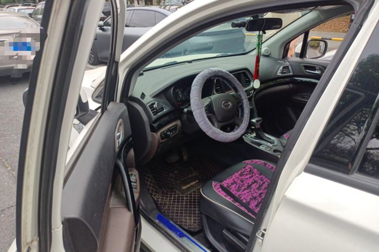 Used GAC Trumpchi GS4 2017 235T G-DCT Two-Wheel Drive Elite Edition Interior 3